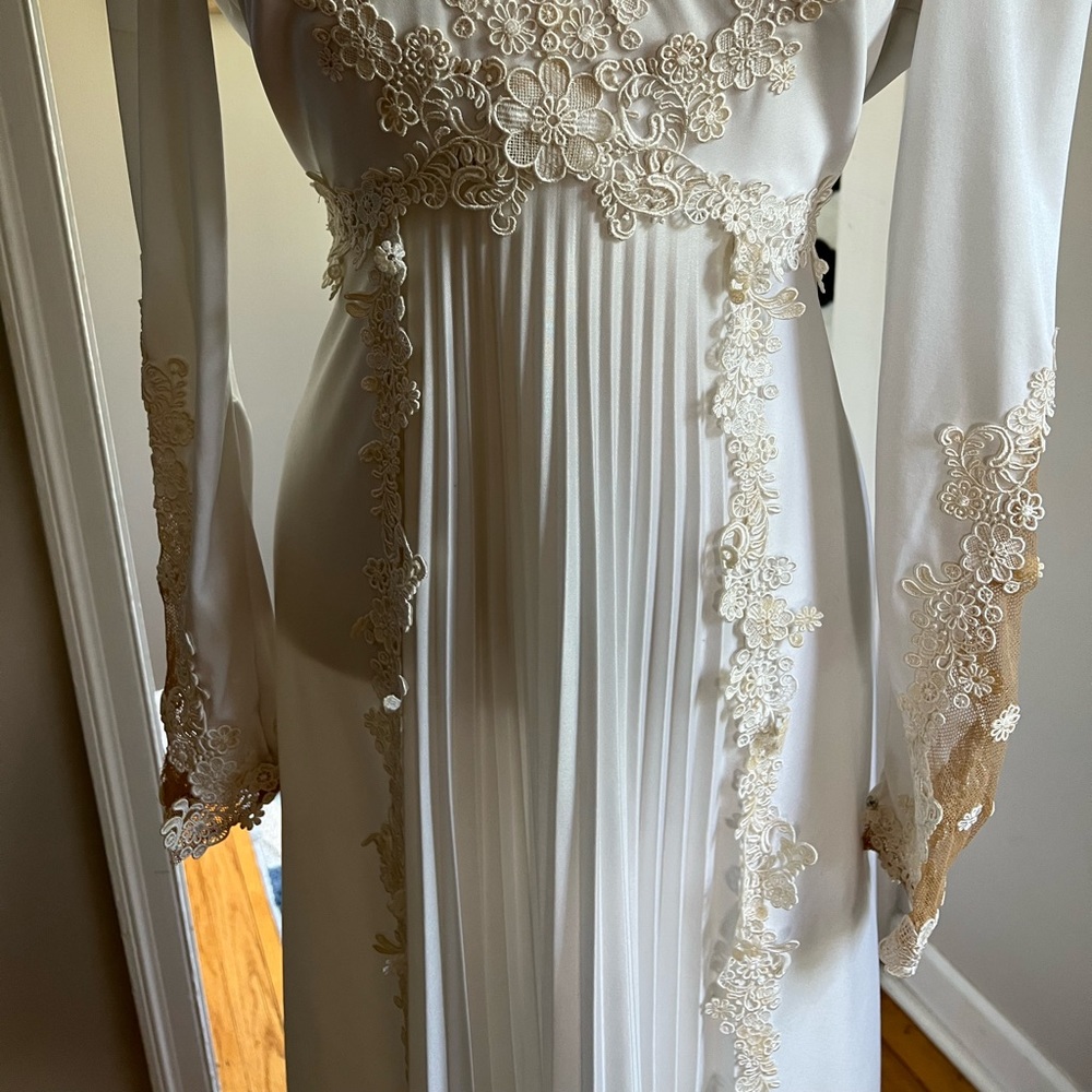 Authentic Vintage 1960s-1970s Wedding Dress